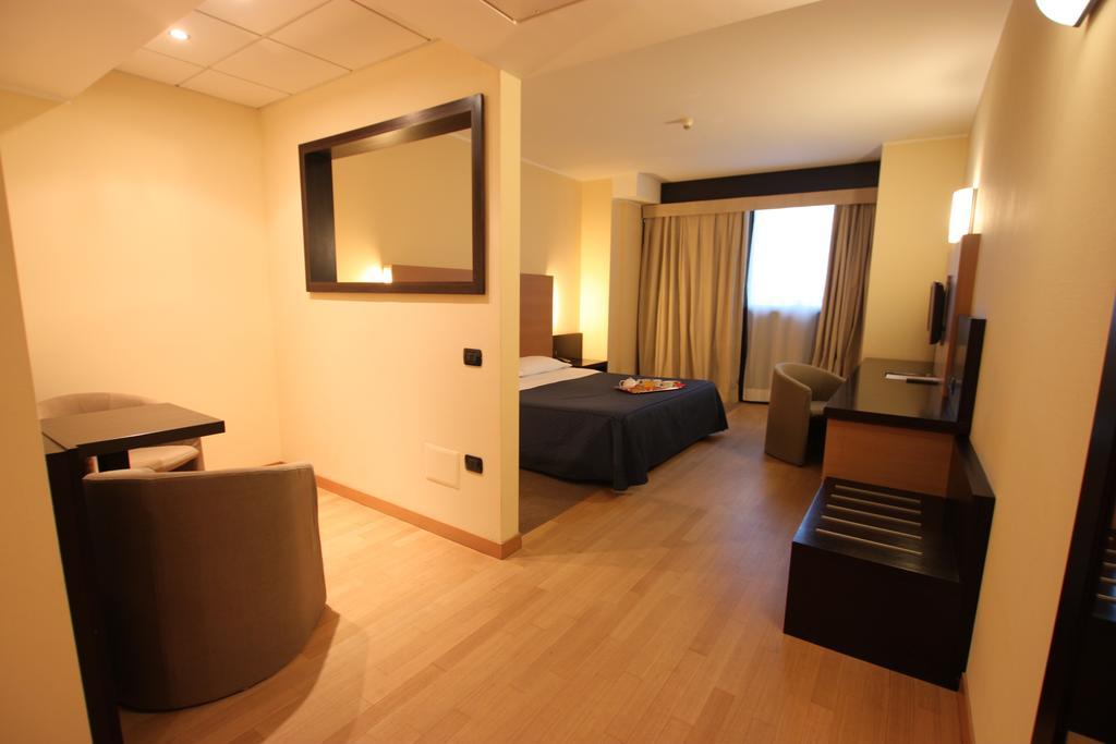 Golf Hotel Milano Opera Zewnętrze zdjęcie